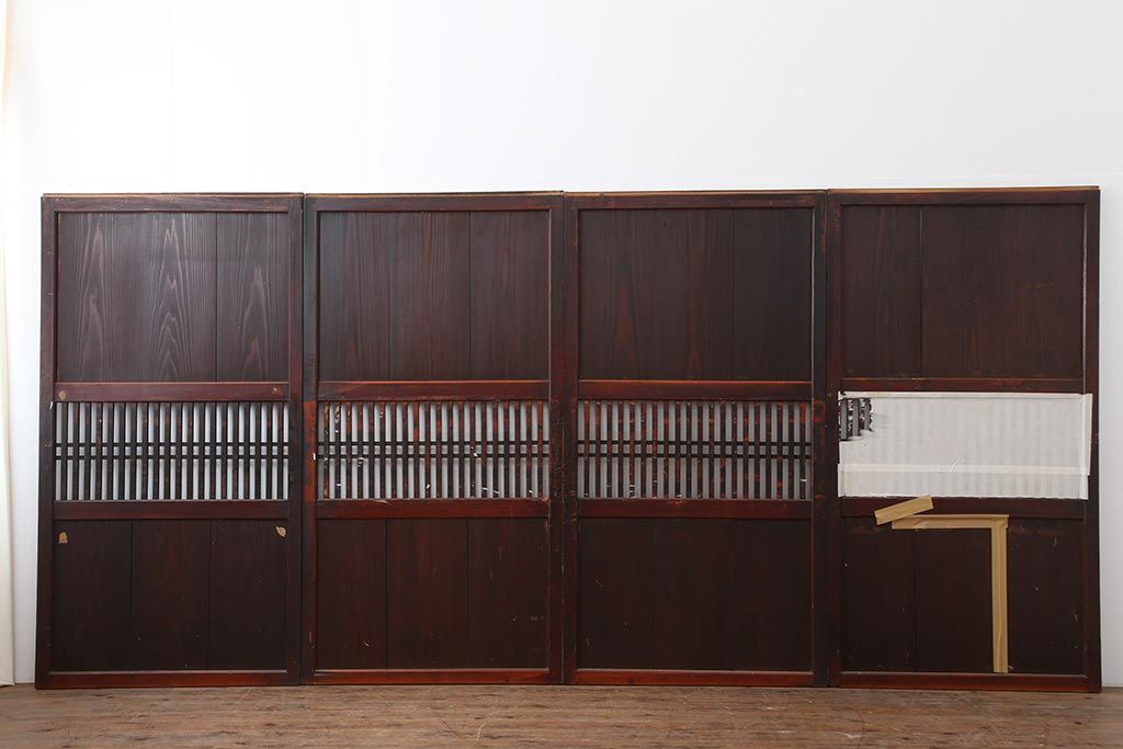 アンティーク建具　明治期　深みのある色合いが魅力的な格子帯戸4枚セット(板戸、引き戸)(R-043841)