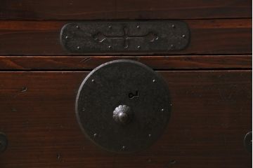 アンティーク家具　和製アンティーク　明治大正期　和の趣あふれる重ね箪笥(和箪笥、衣装箪笥、引き出し)(R-043842)