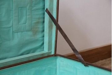 アンティーク　昭和初期　凝ったデザインがお洒落なトランク(鞄、カバン、収納、ディスプレイ)(R-043844)