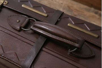アンティーク雑貨　昭和初期　凝ったデザインがお洒落なトランク(鞄、カバン、収納、ディスプレイ)(R-043844)