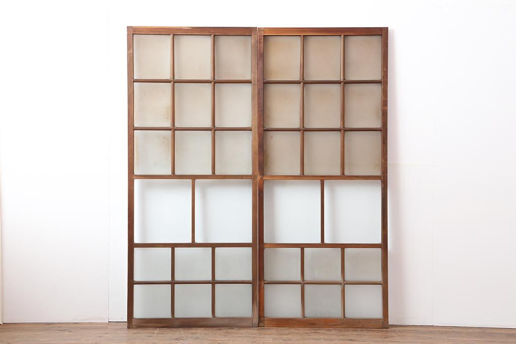 アンティーク建具　和レトロ　味わいとシンプルさが魅力のガラス戸2枚セット(引き戸、建具)(R-043846)