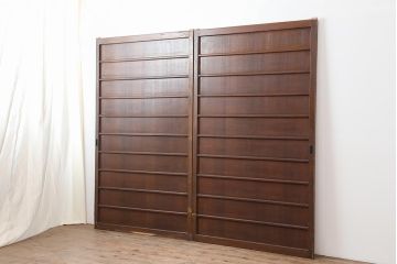 アンティーク建具　大正期　ヒノキ材　暖かみのある木肌が味わい深い板戸2枚セット(建具、引き戸、舞良戸)(R-043848)