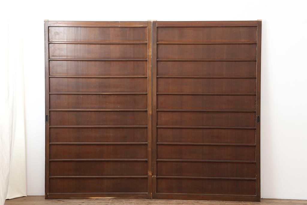 アンティーク建具　大正期　ヒノキ材　暖かみのある木肌が味わい深い板戸2枚セット(建具、引き戸、舞良戸)(R-043848)