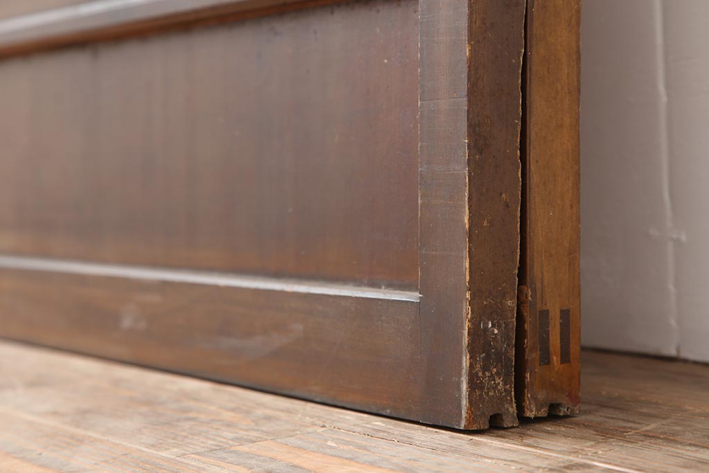 アンティーク建具　大正期　ヒノキ材　暖かみのある木肌が味わい深い板戸2枚セット(建具、引き戸、舞良戸)(R-043848)