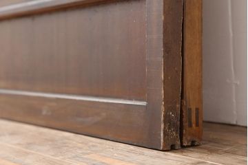 アンティーク建具　大正期　ヒノキ材　暖かみのある木肌が味わい深い板戸2枚セット(建具、引き戸、舞良戸)(R-043848)
