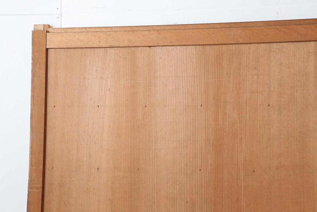 アンティーク建具　大正期　ヒノキ材　暖かみのある木肌が味わい深い板戸2枚セット(建具、引き戸、舞良戸)(R-043848)