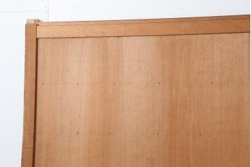 アンティーク建具　大正期　ヒノキ材　暖かみのある木肌が味わい深い板戸2枚セット(建具、引き戸、舞良戸)(R-043848)