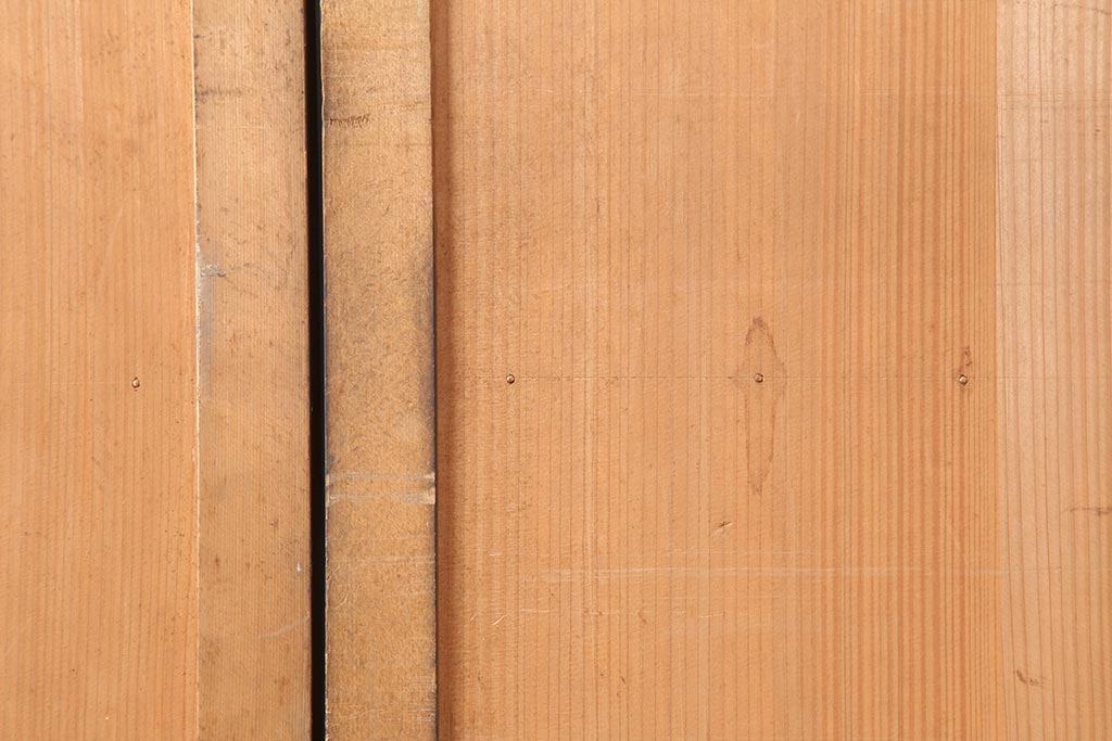 アンティーク建具　大正期　ヒノキ材　暖かみのある木肌が味わい深い板戸2枚セット(建具、引き戸、舞良戸)(R-043848)