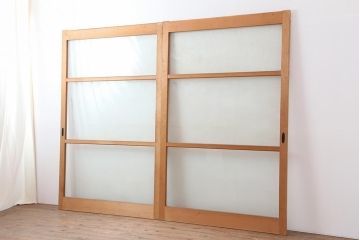 レトロ建具　昭和レトロ　昭和後期　ヒノキ材　素朴な風合いが魅力のガラス戸2枚セット(引き戸、玄関戸)(R-043849)