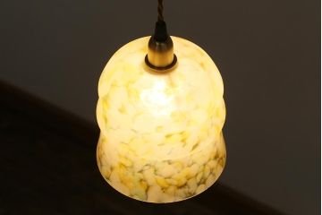 ヴィンテージ照明　イギリスビンテージ　淡い色味のマーブルガラスがおしゃれなペンダントライト(天井照明)(R-043855)
