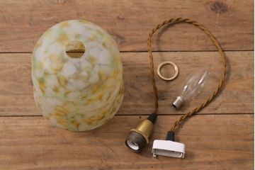 ヴィンテージ照明　イギリスビンテージ　淡い色味のマーブルガラスがおしゃれなペンダントライト(天井照明)(R-043855)