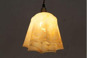 ヴィンテージ照明　イギリスビンテージ　まだらな模様のガラスが目を引くペンダントライト(吊り下げ照明、天井照明)(R-043857)