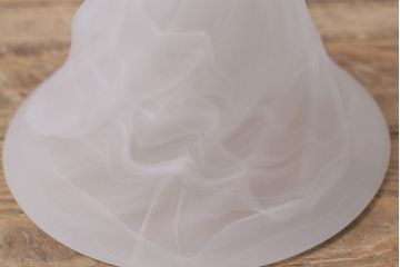 ヴィンテージ照明　イギリスビンテージ　ミルクが混ざったかのような斑が美しい天井照明(吊り下げ照明、ペンダントライト)(R-043858)