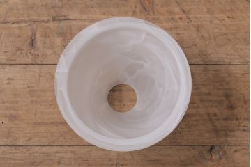 ヴィンテージ照明　イギリスビンテージ　ミルクが混ざったかのようなまだらが美しい天井照明(吊り下げ照明、ペンダントライト)(R-043859)