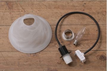 ヴィンテージ照明　イギリスヴィンテージ　ミルクが混ざったかのようなまだらが美しい天井照明(吊り下げ照明、ペンダントライト)(R-043860)