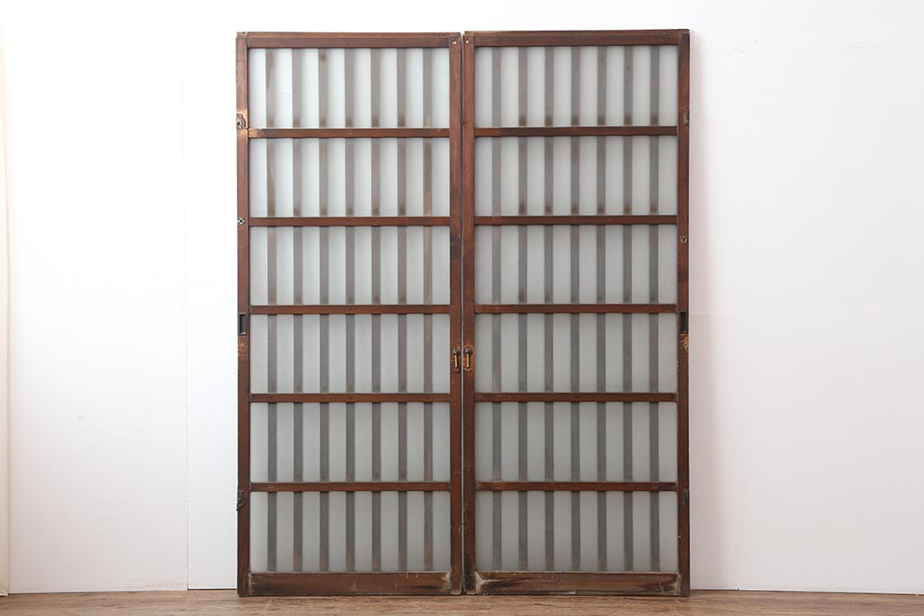 アンティーク建具　昭和中期　すりガラス入りのガラス格子戸2枚セット(建具、引き戸)(R-043869)