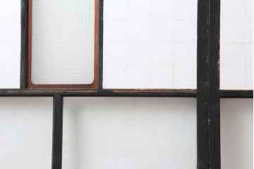アンティーク建具　昭和初期　結霜ガラス・レトロガラス入り　珍しいデザインの障子戸2枚セット(引き戸)(R-043891)