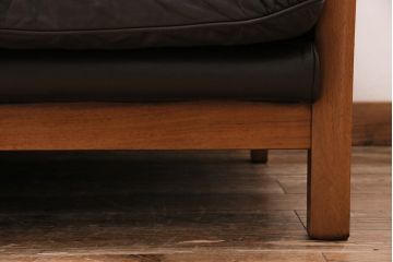 ヴィンテージ家具　オールドマルニ　maruni(マルニ木工)　スタイリッシュなデザインのソファ(3人掛け、三人掛け、ビンテージ)(R-043893)