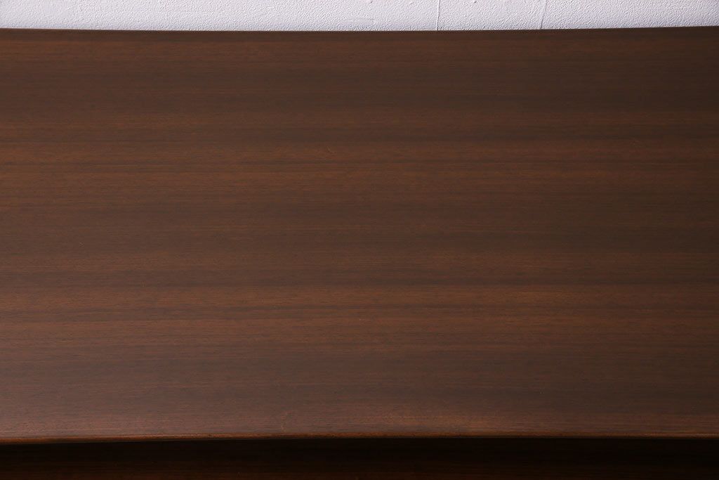 ヴィンテージ家具　北欧ビンテージ　G-PLAN　BBシリーズ　スタイリッシュなデザインのサイドボード(リビングボード、収納棚)(R-043894)