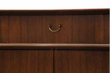 ヴィンテージ家具　北欧ビンテージ　G-PLAN　BBシリーズ　スタイリッシュなデザインのサイドボード(リビングボード、収納棚)(R-043894)