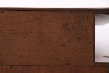 ヴィンテージ家具　北欧ビンテージ　G-PLAN　BBシリーズ　スタイリッシュなデザインのサイドボード(リビングボード、収納棚)(R-043894)