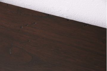 レトロ家具　当店オリジナルガラス　桐材　鉄脚付き　味のある雰囲気が魅力のリメイク箪笥ローボード(テレビ台、収納棚、リビングボード)(R-043895)