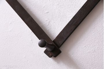 ビンテージ雑貨　民芸家具　和洋折衷のデザインが魅力的なウォールフック(壁掛けフック、伸縮式フック)(R-043897)