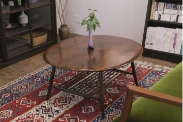 ヴィンテージ家具　イギリス　ERCOL(アーコール)　ニレ材　マガジンラック付き　落ち着いた色合いのコーヒーテーブル(センターテーブル、リビングテーブル、ビンテージ)(R-043901)