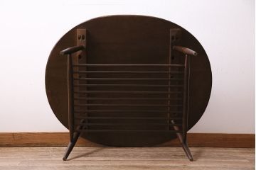 ヴィンテージ家具　イギリス　ERCOL(アーコール)　ニレ材　マガジンラック付き　落ち着いた色合いのコーヒーテーブル(センターテーブル、リビングテーブル、ビンテージ)(R-043901)