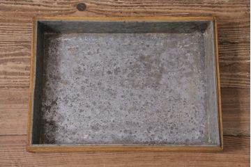 アンティーク雑貨　昭和中期　楢(ナラ)材製　金具や木肌が味わい深いコレクションボックス(ガラスケース、収納箱、小物入れ)(R-043903)