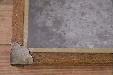 アンティーク雑貨　昭和中期　楢(ナラ)材製　金具や木肌が味わい深いコレクションボックス(ガラスケース、収納箱、小物入れ)(R-043903)