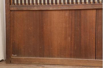 アンティーク建具　大正昭和初期　裏障子付き　味わい深い木肌が魅力の格子帯戸4枚セット(引き戸)(R-043909)