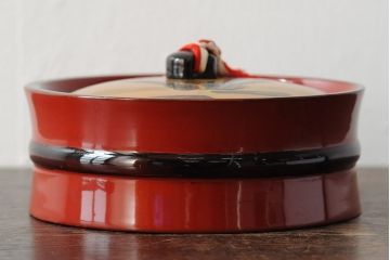昭和初期　松ぼっくり　螺鈿金銀蒔絵　木製菓子鉢(漆器)(R-043915)
