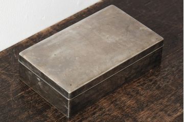 昭和初期　玉屋製　銀製煙草入れ　447g(東京電燈開業記念、シガレットケース)(R-043916)