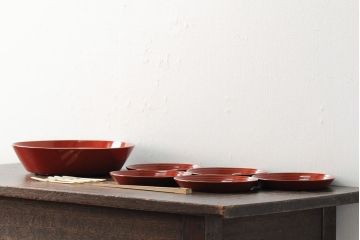 昭和初期　木製　武家奉公人が描かれたレトロな菓子器セット(菓子鉢、菓子皿、箸、楊枝、漆器)(R-043918)