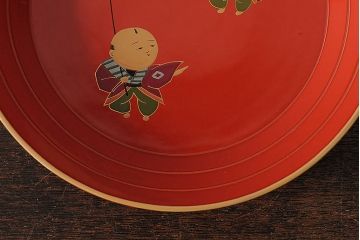昭和初期　木製　武家奉公人が描かれたレトロな菓子器セット(菓子鉢、菓子皿、箸、楊枝、漆器)(R-043918)