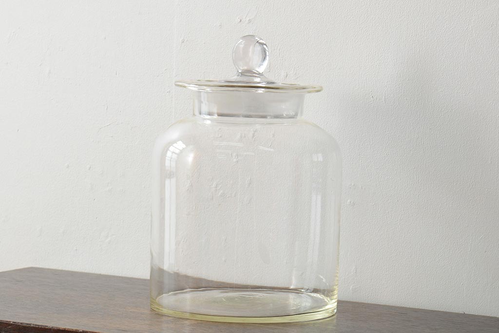 レトロ雑貨　昭和レトロ　蓋付き　おしゃれなディスプレイにおすすめなガラスビン(ガラス瓶、キャニスター)(R-043921)