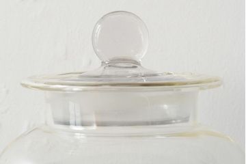 レトロ雑貨　昭和レトロ　蓋付き　おしゃれなディスプレイにおすすめなガラスビン(ガラス瓶、キャニスター)(R-043921)