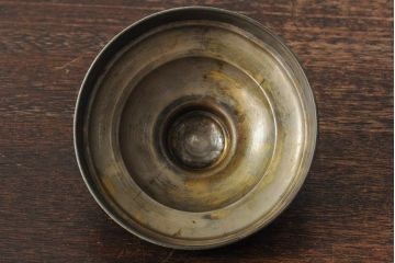 アンティーク雑貨　エンボス入り　レトロな空間づくりにおすすめな古いタバコ屋のガラス瓶(ガラスビン、タバコ瓶)(R-043923)