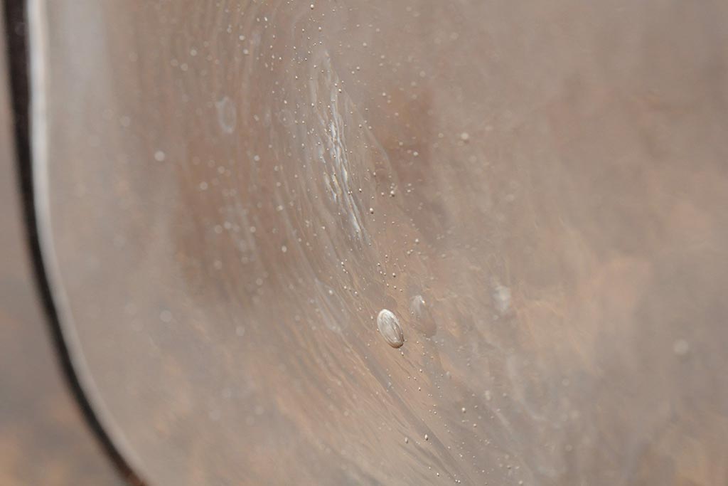 アンティーク雑貨　エンボス入り　レトロな空間づくりにおすすめな古いタバコ屋のガラス瓶(ガラスビン、タバコ瓶)(R-043923)