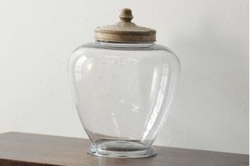 レトロ雑貨　昭和レトロ　蓋がおしゃれな可愛らしい地球瓶(ガラス瓶、ガラスビン)(R-043924)