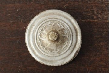 レトロ雑貨　昭和レトロ　蓋がおしゃれな可愛らしい地球瓶(ガラス瓶、ガラスビン)(R-043924)