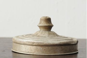 レトロ雑貨　昭和レトロ　蓋がおしゃれな可愛らしい地球瓶(ガラス瓶、ガラスビン)(R-043924)