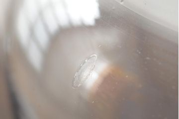 レトロ雑貨　昭和レトロ　蓋がおしゃれな可愛らしい地球瓶(ガラス瓶、ガラスビン)(R-043924)