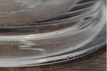 レトロ雑貨　昭和レトロ　蓋がおしゃれな可愛らしい地球瓶(ガラス瓶、ガラスビン)(R-043924)