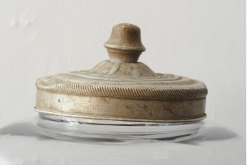 レトロ雑貨　昭和レトロ　蓋がおしゃれな可愛らしい地球瓶(ガラス瓶、ガラスビン)(R-043924)