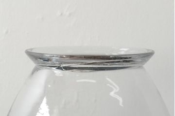 レトロ雑貨　昭和レトロ　蓋がおしゃれな可愛らしい地球瓶(ガラス瓶、ガラスビン)(R-043924)