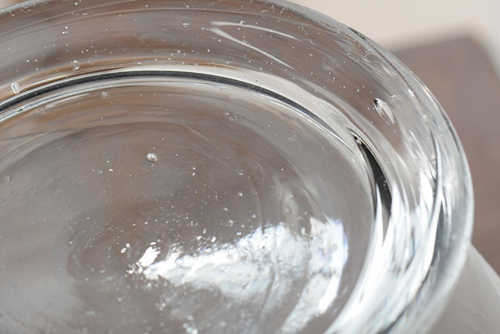 レトロ雑貨　昭和レトロ　蓋がおしゃれな可愛らしい地球瓶(ガラス瓶、ガラスビン)(R-043924)