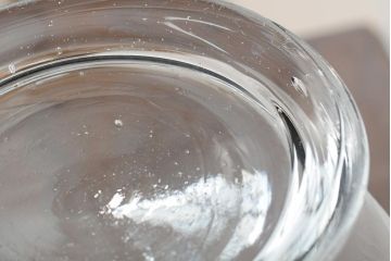 レトロ雑貨　昭和レトロ　蓋がおしゃれな可愛らしい地球瓶(ガラス瓶、ガラスビン)(R-043924)