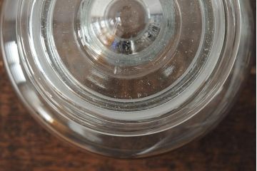 レトロ雑貨　昭和レトロ　蓋付き　おしゃれなディスプレイにおすすめなガラスビン(ガラス瓶、キャニスター)(R-043926)